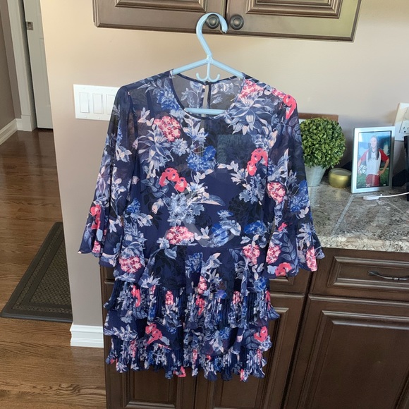 Fun Flower Ruffle dress - Picture 2 of 4